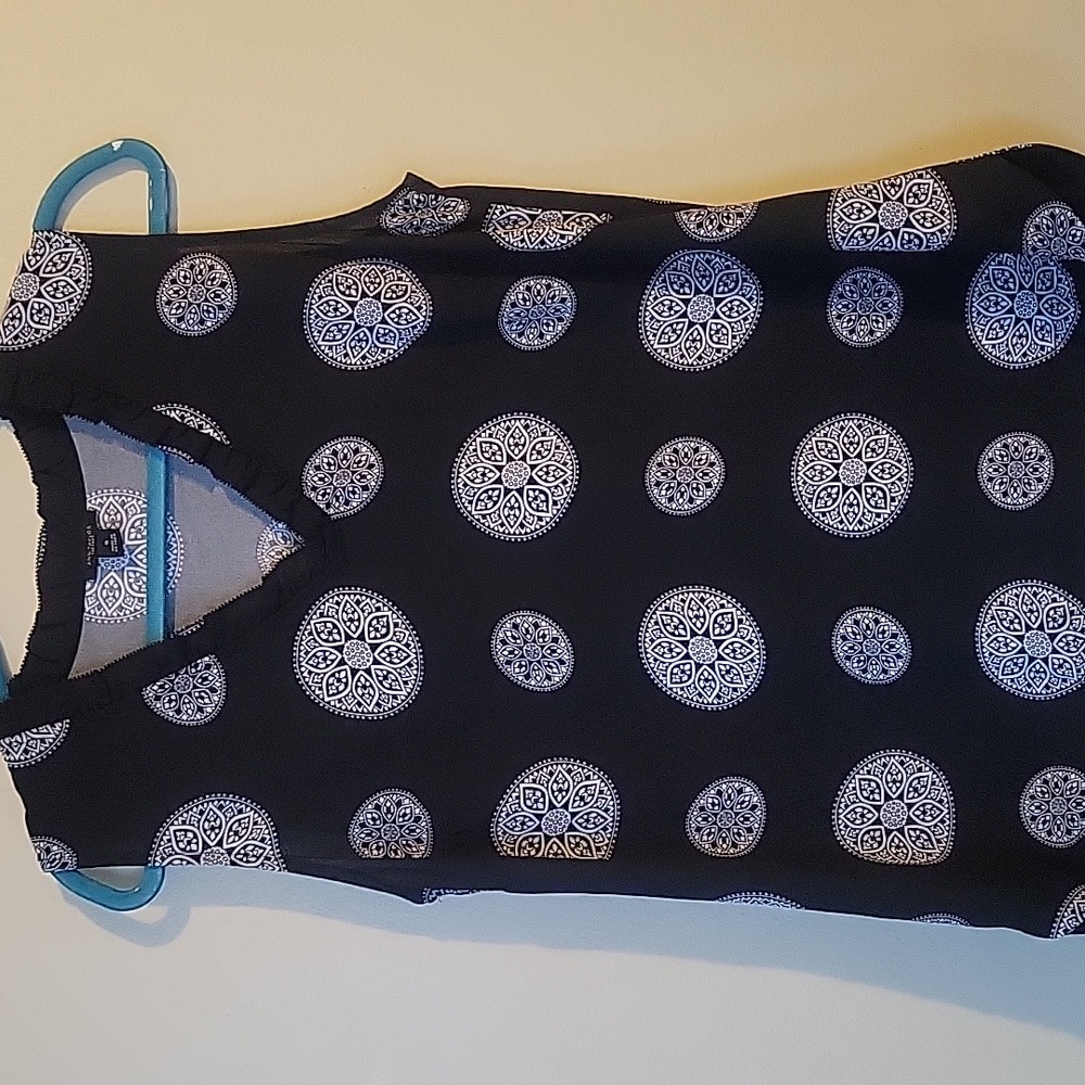 Ann Taylor Factory Black and Gray Circle Pattern Blouse - Picture 3 of 7